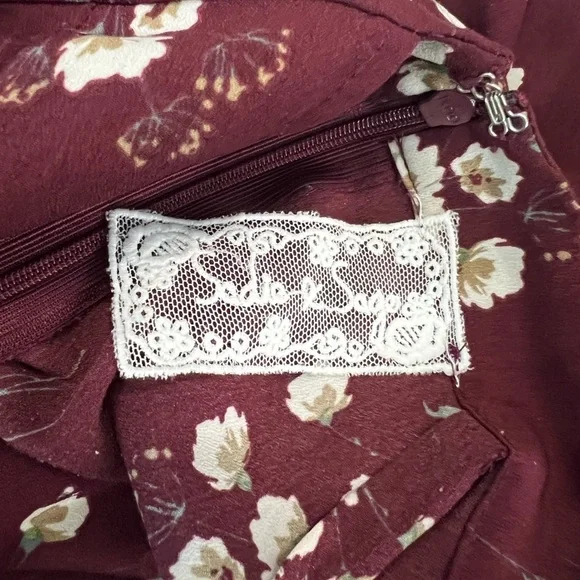 Sadie & Sage Red and White Floral Jumpsuit with V-Neck - Picture 2 of 13